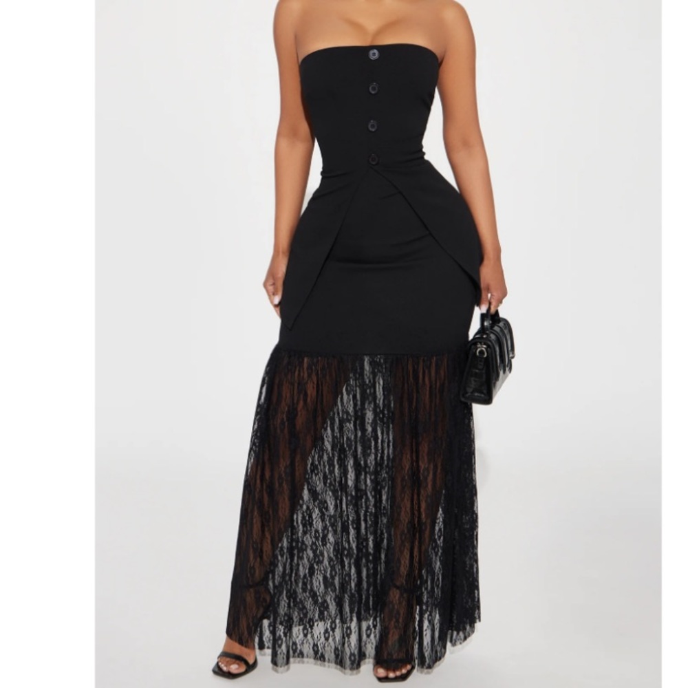 This item is a size small, brand new with tags.